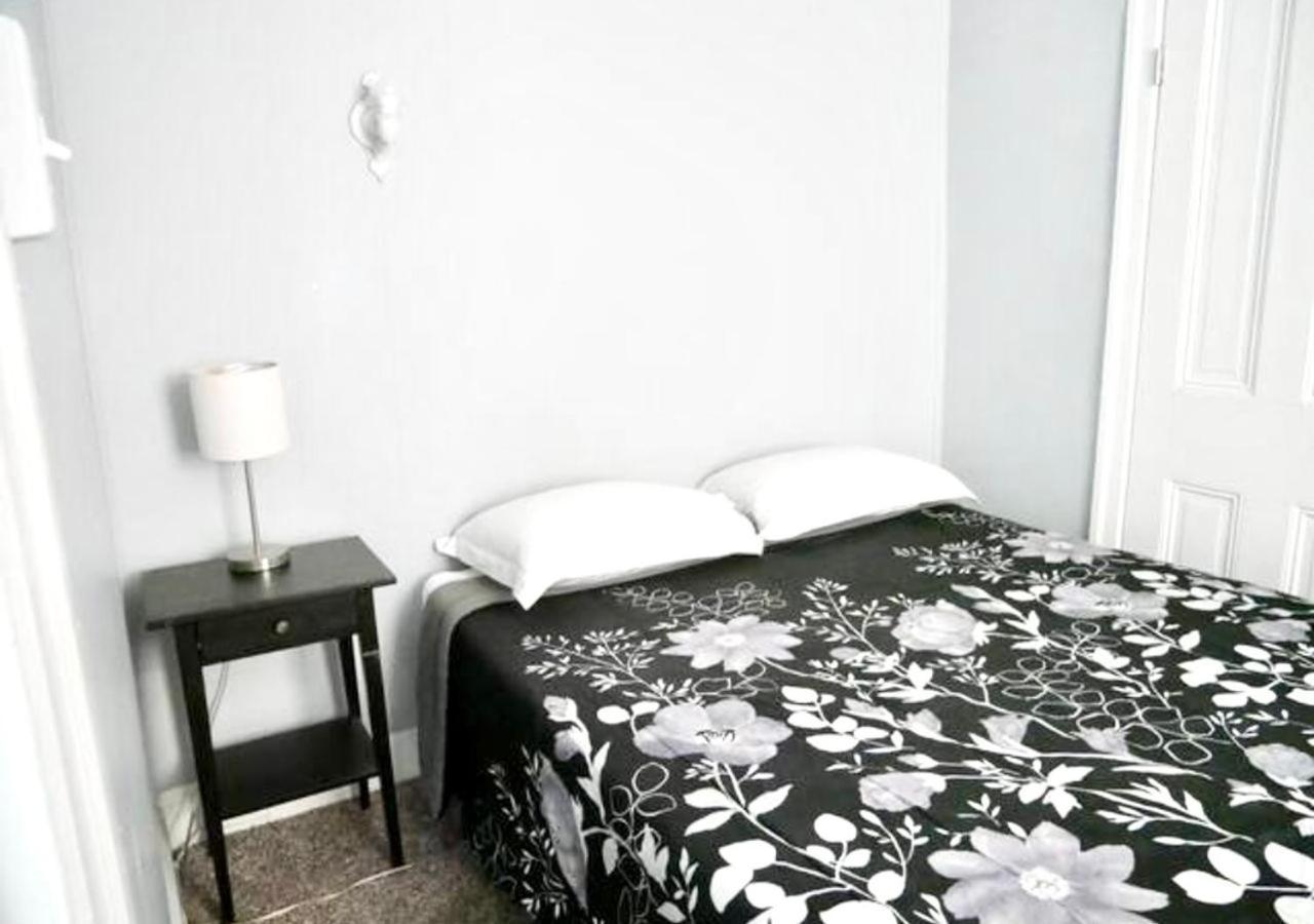 Clover 2900 - Apartment And Rooms With Private Bathroom Near Washington Ave South Philly Philadelphia Exterior photo