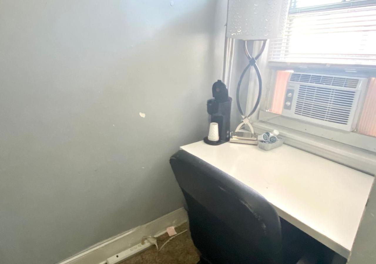 Clover 2900 - Apartment And Rooms With Private Bathroom Near Washington Ave South Philly Philadelphia Exterior photo