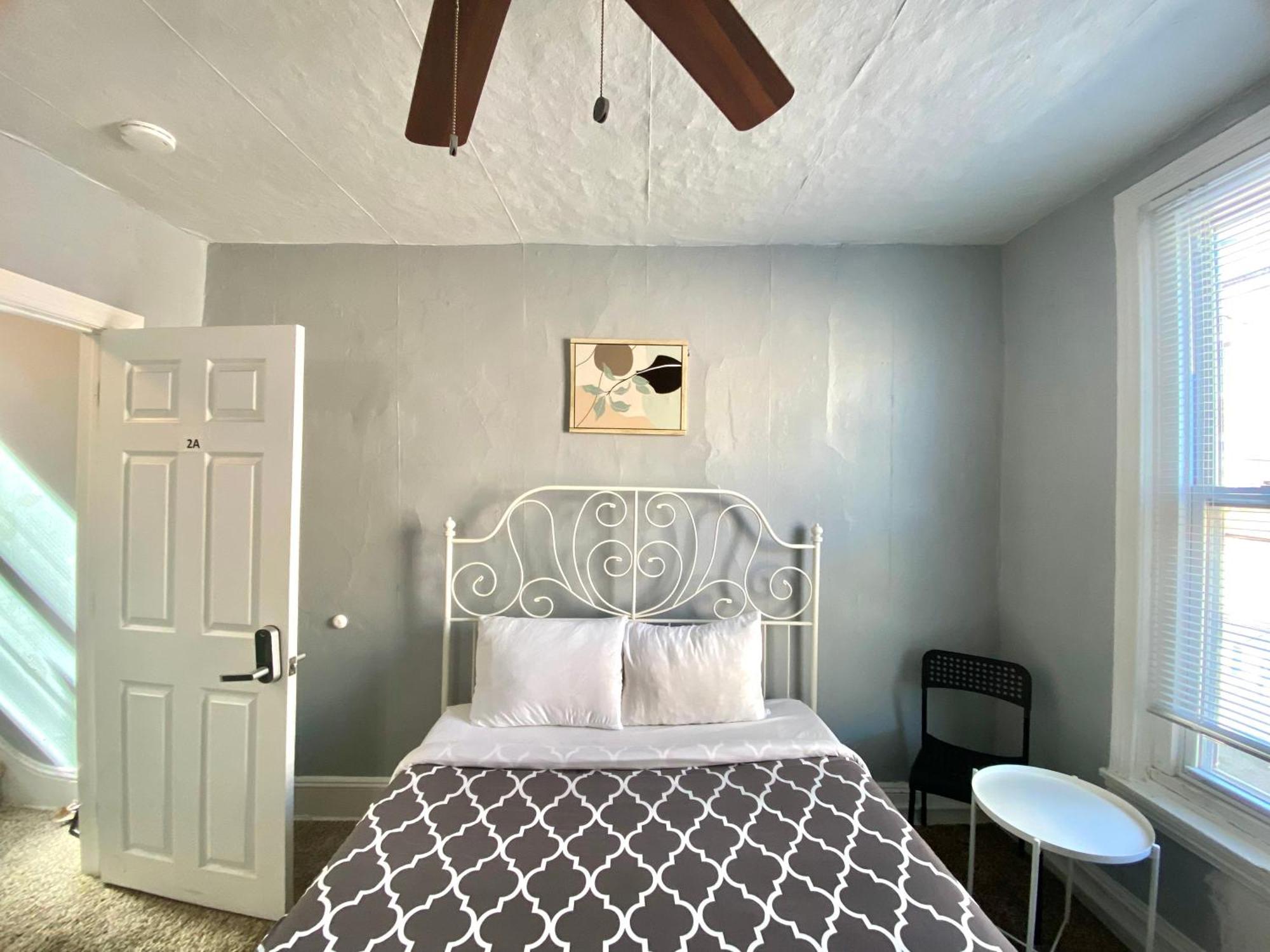 Clover 2900 - Apartment And Rooms With Private Bathroom Near Washington Ave South Philly Philadelphia Exterior photo